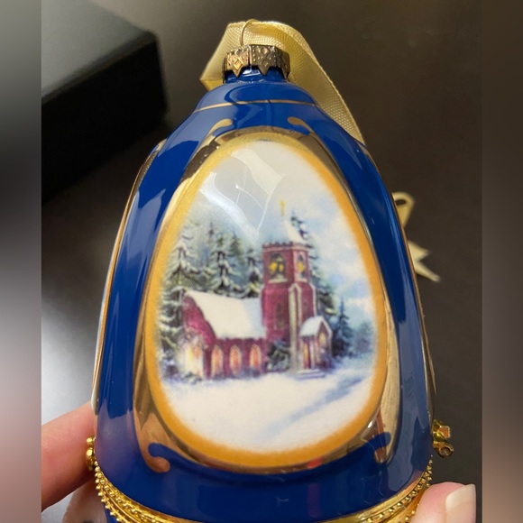 Valerie Parr Hill Porcelain Mr. Christmas Musical Egg Shaped Ornament Blue - Picture 3 of 7